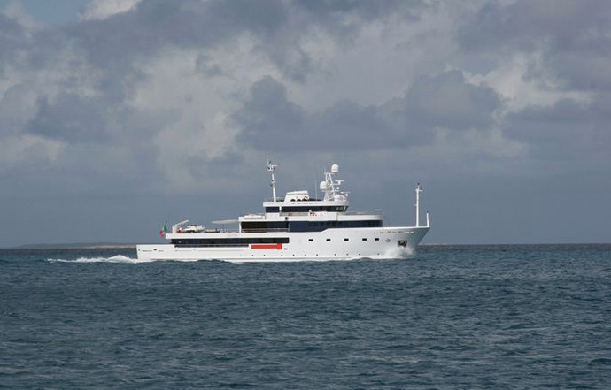 yacht